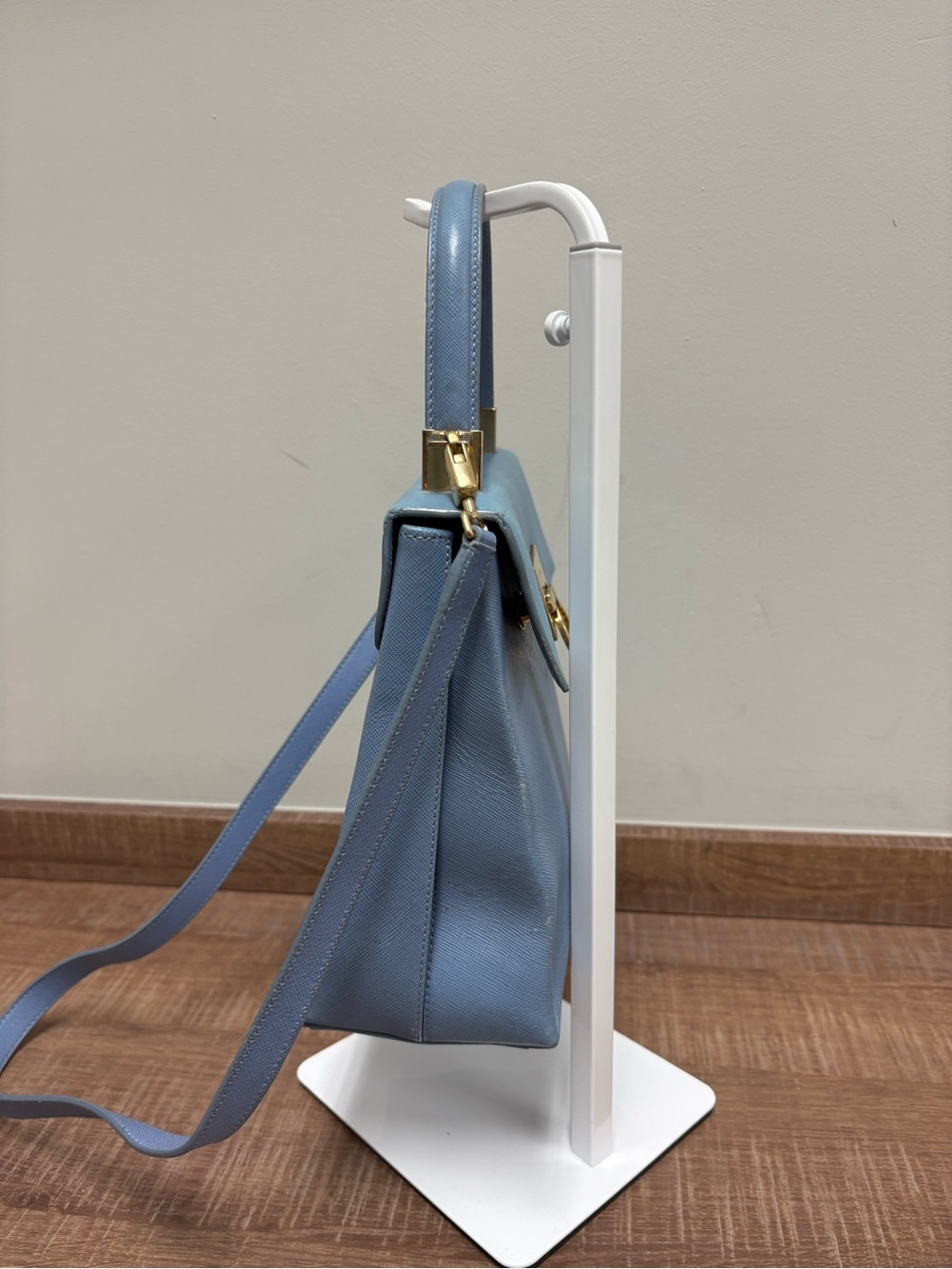 Salvatore Ferragamo Gancini Saffiano leather Top-Handle Shoulder bag with COA - Picture 3 of 10